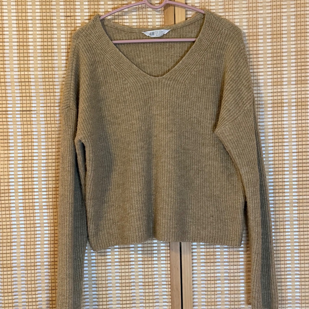 HM Women Camel Tan Ribbed V-Neck Sweater Wool Blend Dropped Shoulder Pullover 14